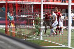 3. Fußball-Liga - Saison 2022/2023 - FC Ingolstadt 04 - SpVgg Bayreuth - Torwart Sebastian Kolbe (Nr.31 - SpVgg Bayreuth) - Moussa Doumbouya (Nr.27 - FCI) -  - Foto: Meyer Jürgen