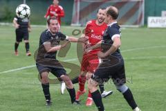 Kreisklasse - Saison 2024/25- Türkisch SV Ingolstadt - FC Gelbelsee-  - Renato Tuka rot Türkisch  - Jürgen Regler schwarz Gelbelsee - Foto: Meyer Jürgen