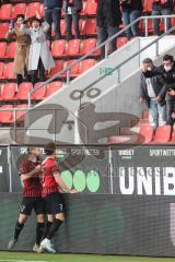 Relegation 1 - FC Ingolstadt 04 - VfL Osnabrück - Tor Jubel Siegtreffer Dennis Eckert Ayensa (7, FCI) mit Michael Heinloth (17, FCI) zu den Fans