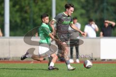 Bezirksliga - Saison 2025/26 - FC Fatih Ingolstadt - FC Gerolfing - Aaron Toski grün Fatih - David Simm (Nr.7 - FC Gerolfing) - Foto: Meyer Jürgen