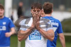 Kreisklasse - Saison 2025/26- TSV Großmehring - SV Oberstimm-  - Jonas Weidinger weiss Oberstimm  mit einer vergebenen Torchance -  - Foto: Meyer Jürgen