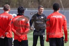 3.Liga - Saison 2022/2023 - FC Ingolstadt 04 -  - Cheftrainer Michael Köllner (FCI) beim ersten Training - Cheftrainer Michael Köllner (FCI) begrüsst die Spieler - Foto: Meyer Jürgen