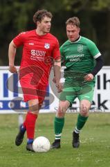 Kreisklasse - Saison 2025/26- TSV Pförring - SV Karlshuld-  - Hannes Knöferl grün Karlshuld - Elias Heiß rot Pförring - Foto: Meyer Jürgen