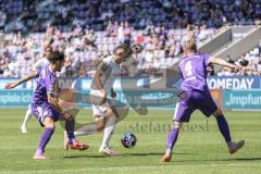 Relegation 2 - VfL Osnabrück - FC Ingolstadt 04 - Dennis Eckert Ayensa (7, FCI) Gugganig Lukas (4 VfL) Reis Ludovit (6 VfL)