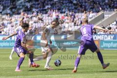 Relegation 2 - VfL Osnabrück - FC Ingolstadt 04 - Dennis Eckert Ayensa (7, FCI) Gugganig Lukas (4 VfL) Reis Ludovit (6 VfL)