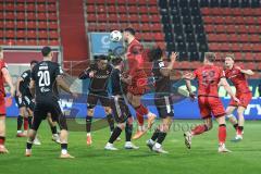 3. Liga; FC Ingolstadt 04 - SC Verl; Ecke Lukas Fröde (34, FCI) Gayret Timur (30 Verl) Eze Joshua (6 Verl) Simon Lorenz (32, FCI)
