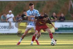 Kreisliga - Saison 2025/26- SV Kasing - FC Sandersdorf - Emre Erbas rot Kasing - Nico Hilger blau Sandersdorf - Foto: Meyer Jürgen