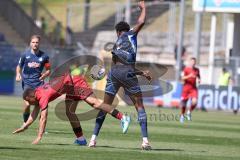 3. Liga - Saison 2025/26 - TSG Hoffenheim II - FC Ingolstadt 04  - Marcel Costly (Nr.22 - FCI) - Kelven Frees (Nr.5 - TSG Hoffenheim II) - Foto: Meyer Jürgen