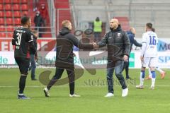 2.BL; FC Ingolstadt 04 - Karlsruher SC; Untentschieden Spiel ist aus, Cheftrainer André Schubert (FCI) Maximilian Beister (11, FCI) Justin Butler (31, FCI)