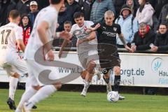 Toto-Pokal; ATSV Erlangen - FC Ingolstadt 04; Zweikampf Kampf um den Ball Thomas Rausch (45, FCI) Leunard Ibrahimovic ( ATSV)