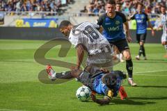 3. Liga - Saison 2026/27 - 1. FC Saarbrücken - FC Ingolstadt 04  - Keanan Bennetts (Nr.18 - FCI) - Kelsey Owusu (Nr.31 - Saarbrücken) - Foto: Meyer Jürgen