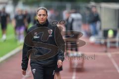 Toto-Pokal; SV Wacker Burghausen - FC Ingolstadt 04; Cheftrainerin Sabrina Wittmann (FCI) geht vom Platz