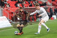 3. Liga; FC Ingolstadt 04 - SC Freiburg II; Zweikampf Kampf um den Ball David Kopacz (29, FCI) Rüdlin Fabian (5 SCF)