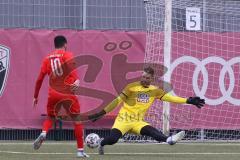 Freundschaftsspiel - Saison 2022/2023 - FC Ingolstadt 04 - VFB Eichstätt - Karaogul Ishak (Nr.10 - Fc Ingolstadt 04 II)- Junghan Felix Torwart Eichstätt - Foto: Meyer Jürgen