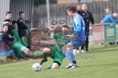 Kreisliga - Saison 2023/24 -  SV Hundszell - SV Denkendorf - Lukas Conradi blau Hundszell - Sebastian Plank grün Denkendorf - Foto: Meyer Jürgen