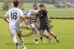Kreisliga - Saison 2025/26- SV Karlskron - SV Kasing - Fabian Reichenberger weiss Kasing - Paul Dorschner schwarz Karlskron   - Foto: Meyer Jürgen