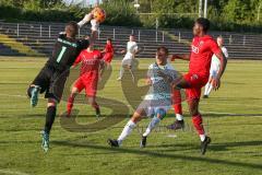 A-Junioren Bundesliga Süd/Südwest - Saison 2021/22 - FC Ingolstadt 04  - SpVgg Greuther Fürth - Böhnke Max Torwart Greuther Fürth - Udebuluzor Michael rot FCI - Foto: Jürgen Meyer