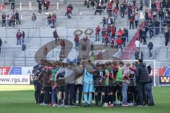 2.BL; FC Ingolstadt 04 - Holstein Kiel; Team Besprechung Schanzer auf dem Spielfeld um Cheftrainer André Schubert (FCI)