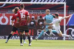 3. Liga; FC Ingolstadt 04 - SV Elversberg; Torwart Marius Funk (1, FCI) Dürholtz Luca (11 SVE)