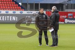 2.BL; 1. FC Heidenheim - FC Ingolstadt 04; vor dem Spiel Florian Pick (26 FCI) und Vorsitzender des Vorstandes Peter Jackwerth (FCI) im Gespräch