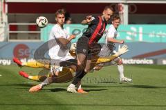 3. Liga - Saison 2024/25 - FC Ingolstadt 04 - SV Wehen Wiesbaden - David Kopacz (Nr.29 - FCI) - Torwart Arthur Lyska (Nr.1 - SV Wehen Wiesbaden) - Foto: Meyer Jürgen