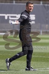 3.Liga - Saison 2022/2023 - FC Ingolstadt 04 -  - Cheftrainer Michael Köllner (FCI) beim ersten Training - Cheftrainer Michael Köllner (FCI) gibt Anweisungen - Foto: Meyer Jürgen