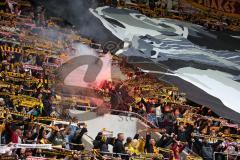 3.Liga - Saison 2022/2023 - Dynamo Dresden - FC Ingolstadt 04 - Fankurve von Dresden - Banner - Choreo - Foto: Meyer Jürgen