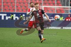 2.BL; SSV Jahn Regensburg - FC Ingolstadt 04; Carlo Boukhalfa (22 Jahn) Tor Schuß Leon Guwara (20 Jahn)