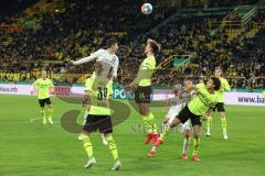 DFB Pokal; Borussia Dortmund - FC Ingolstadt 04; Kopfball Merlin Röhl (34, FCI) Pongracic Marin (34 BVB) Wolf Marius (39 BVB) Witsel Axel (28 BVB) Fatih Kaya (9, FCI)