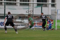 Bezirksliga - Saison 2025/26 - FC Gerolfing - VFR Garching - Torwart Florian Meier Gerolfing - Armin Bortenschläger grün Gerolfing - Leon Fellner schwarz Garching - Maik Vogel schwarz #31 GarchingFoto: Meyer Jürgen