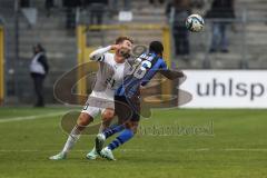 3. Liga; SV Waldhof Mannheim - FC Ingolstadt 04 - Zweikampf Kampf um den Ball Yannick Deichmann (20, FCI) Arase Kelvin (36 SVWM)