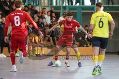 Lotto Bayern Hallencup - Saison 2024/25 - Türkisch SV Ingolstadt - FC Hitzhofen/Oberzell- Felix Bogner gelb Hitzhofen - Enis Kuqanaj rot Türkisch - Foto: Meyer Jürgen