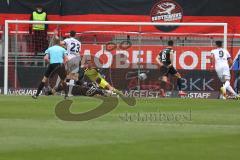 2. Fußball-Liga - Saison 2021/2022 - FC Ingolstadt 04 - Hamburger SV - Dejan Stojanovic Torwart (#39 FCI) - Marcel Gaus (#19 FCI) - Jonas Meffert (#23 HSV) - Foto: Meyer Jürgen