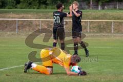 Testspiel -SV Manching - TSV Abensberg - Der 2:0 Führungstreffer durch Abou-Khalil Abdel schwarz  (Nr.20 - SV Manching) - jubel - Meisinger Rainer (Nr.7 - SV Manching) - Sturm Marius Torwart Abensberg - Foto: Jürgen Meyer