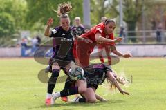 2. Bundesliga Frauen - Saison 2023/24 - FC Ingolstadt 04 Frauen - FC Bayern München II - Gloning Laura schwarz links Bayern - Katharina Krist (Nr.14 - FCI) - Reszler Eszter schwarz rechts Bayern - Foto: Meyer Jürgen