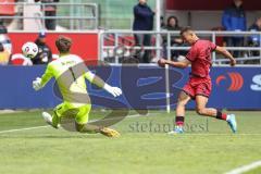 3. Liga; FC Ingolstadt 04 - SV Waldhof Mannheim; Torchance verpasst Marcel Costly (22, FCI) Torwart Nijhuis Thijmen (1 SVWM)