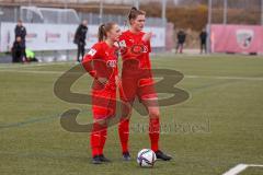 2. Frauen-Bundesliga - Saison 2021/2022 - FC Ingolstadt 04 - VFL Wolfsburg II - Mailbeck Alina (#8 FCI) - Zenger Nadine (#15 FCI) beim Freistoß - Foto: Meyer Jürgen