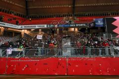 2.BL; 1. FC Nürnberg - FC Ingolstadt 04; 0:5 Sieg Jubel Freude nach dem Spiel die Spieler gehen zu den Fans, Fan Fankurve Banner Fahnen Spruchband