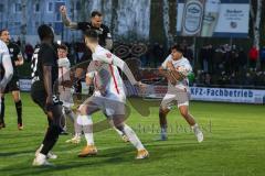 Toto-Pokal; ATSV Erlangen - FC Ingolstadt 04; hinten Patrick Schmidt (9, FCI) köpft zum Tor