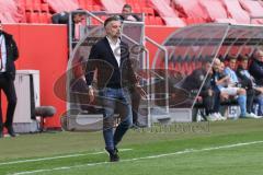 3. Liga - FC Ingolstadt 04 - TSV 1860 München - Cheftrainer Tomas Oral (FCI) schreit ins Spielfeld