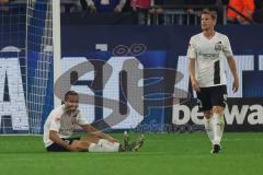 2.BL; FC Schalke 04 - FC Ingolstadt 04; Rico Preißinger (6, FCI) verletzt am Boden Denis Linsmayer (23, FCI)