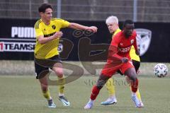 Bayernliga Süd - Saison 2022/2023 - FC Ingolstadt 04 - SV Kirchanschöring - Mussa Fofanah (Nr.7 - FCI II) - Schmitzberger Luca gelb rechts Kirchanschöring - Foto: Meyer Jürgen