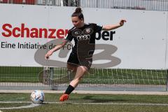 2. Fußball-Liga - Frauen - Saison 2022/2023 - FC Ingolstadt 04 -  SG 99 Andernach - Paula Vidovic (Nr.11 - FCI Frauen) beim Eckball - Foto: Meyer Jürgen