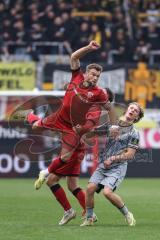 3. Liga; FC Ingolstadt 04 - Alemannia Aachen; Zweikampf Kampf um den Ball Yannick Deichmann (20, FCI) Oehmichen Jonas (24 AA)