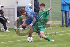 Kreisliga - Saison 2023/24 - SV Lippertshofen - SV Hundszell - Matthias Weinzierl blau Hundszell - Taavi Hoffmann grün Lippertshofen - Foto: Meyer Jürgen