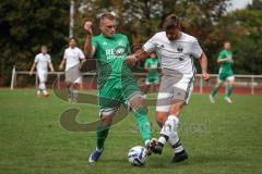 Kreisklasse - Saison 2026/27- TSV Lenting - FC Arnsberg-  - Denis Bronzel grün Lenting - Christian Pintaske weiss Arnsberg  - Foto: Meyer Jürgen