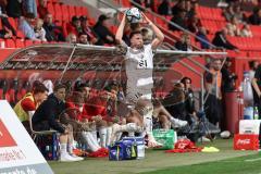 3. Liga; FC Ingolstadt 04 - 
Arminia Bielefeld; Einwurf Ryan Malone (16, FCI)