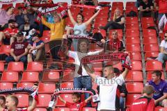 DFB Pokal; FC Ingolstadt 04 - Erzgebirge Aue; Begrenzte Zahl an Fans im Stadion, Schal Spruch Jubel Applaus Gesang