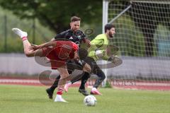 Kreisliga - Saison 2025/26- TSV Ingolstadt Nord - Türk SV Ingolstadt - Umut Yürükal rot Türkisch - Hakan Tural schwarz Ing Nord - Foto: Meyer Jürgen