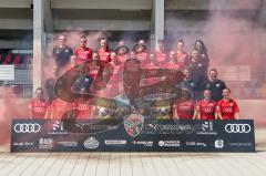 2. Fußball-Liga - Frauen - Saison 2023/2024 - FC Ingolstadt 04 - Mediaday - Portrait - Mannschaftsfoto - Rauch - Bengalo - Foto: Meyer Jürgen